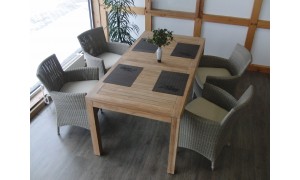 Teak-Tisch
